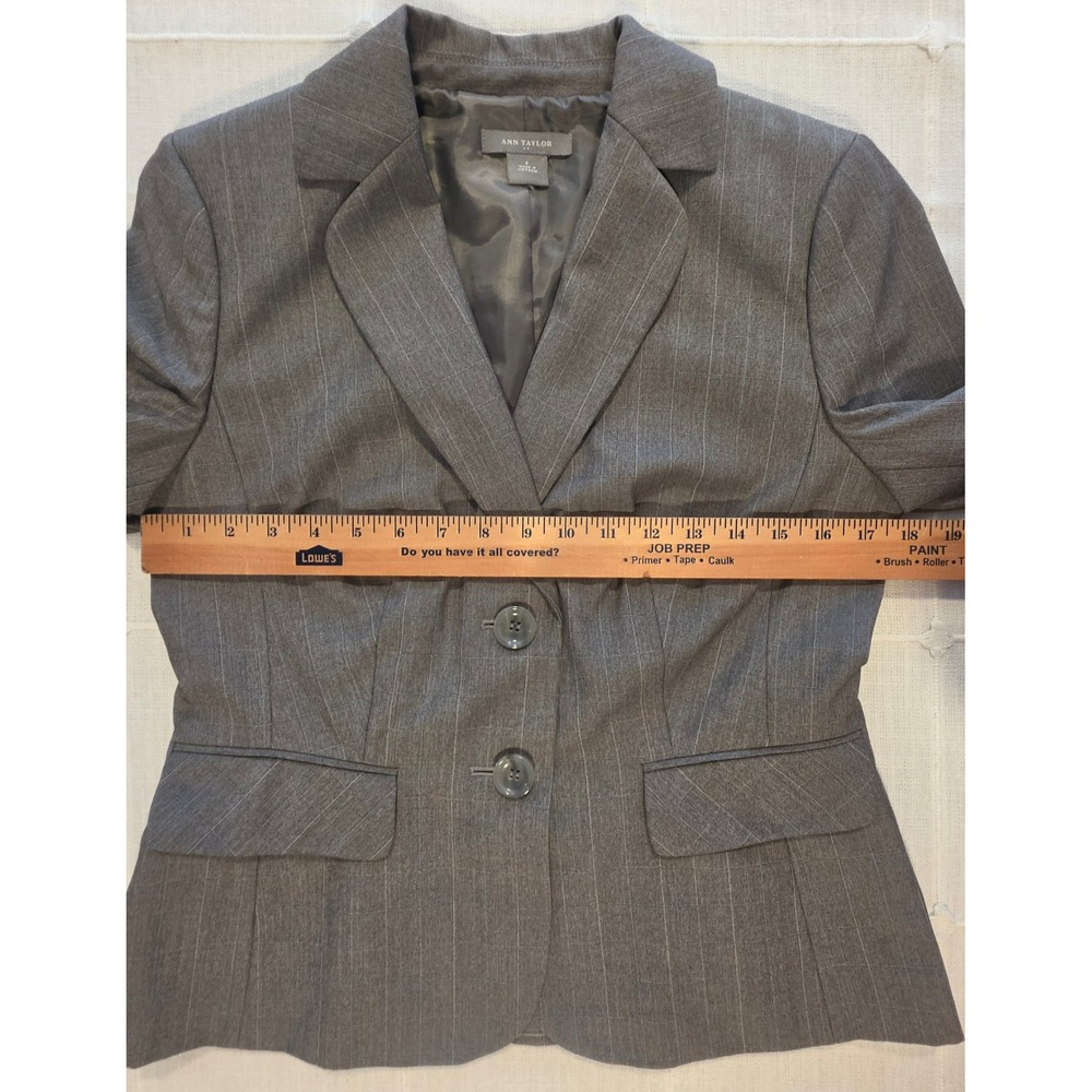Ann Taylor Womens Grey Pinstripe Two Button Blazer Jacket Size 6 Professional - Picture 4 of 5